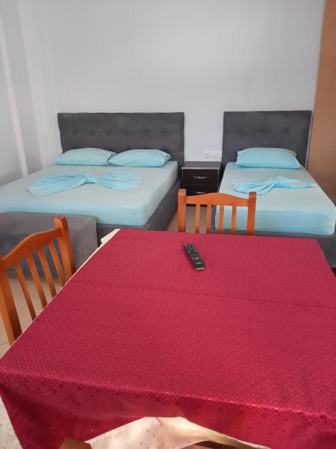 Rock Star-Pllakat Bed & Breakfast ซารานเดอ ภายนอก รูปภาพ