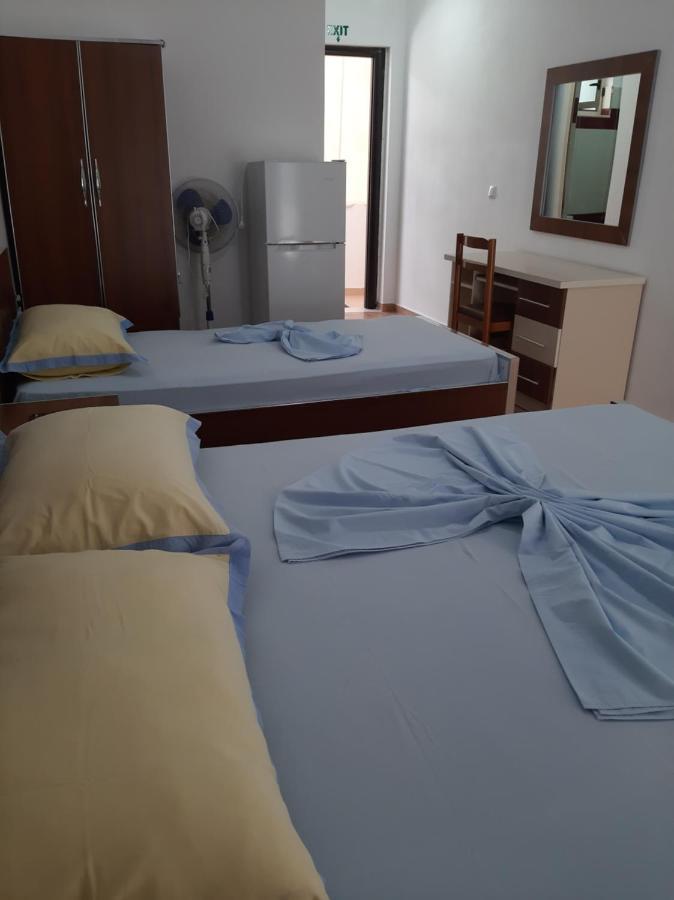 Rock Star-Pllakat Bed & Breakfast ซารานเดอ ภายนอก รูปภาพ