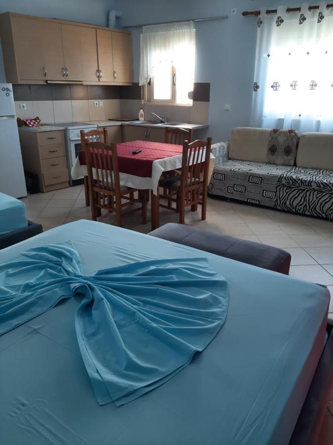 Rock Star-Pllakat Bed & Breakfast ซารานเดอ ภายนอก รูปภาพ