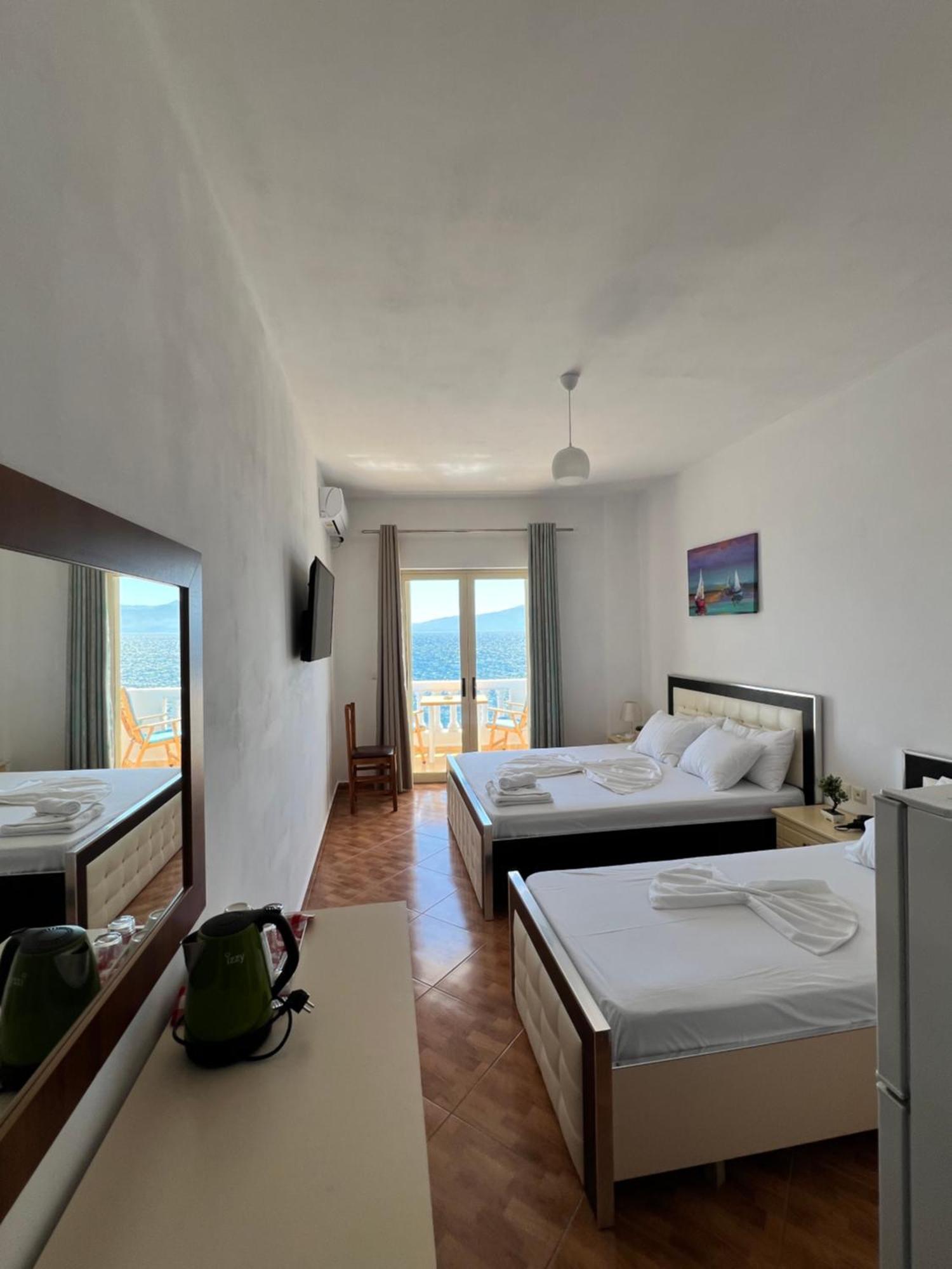 Rock Star-Pllakat Bed & Breakfast ซารานเดอ ภายนอก รูปภาพ