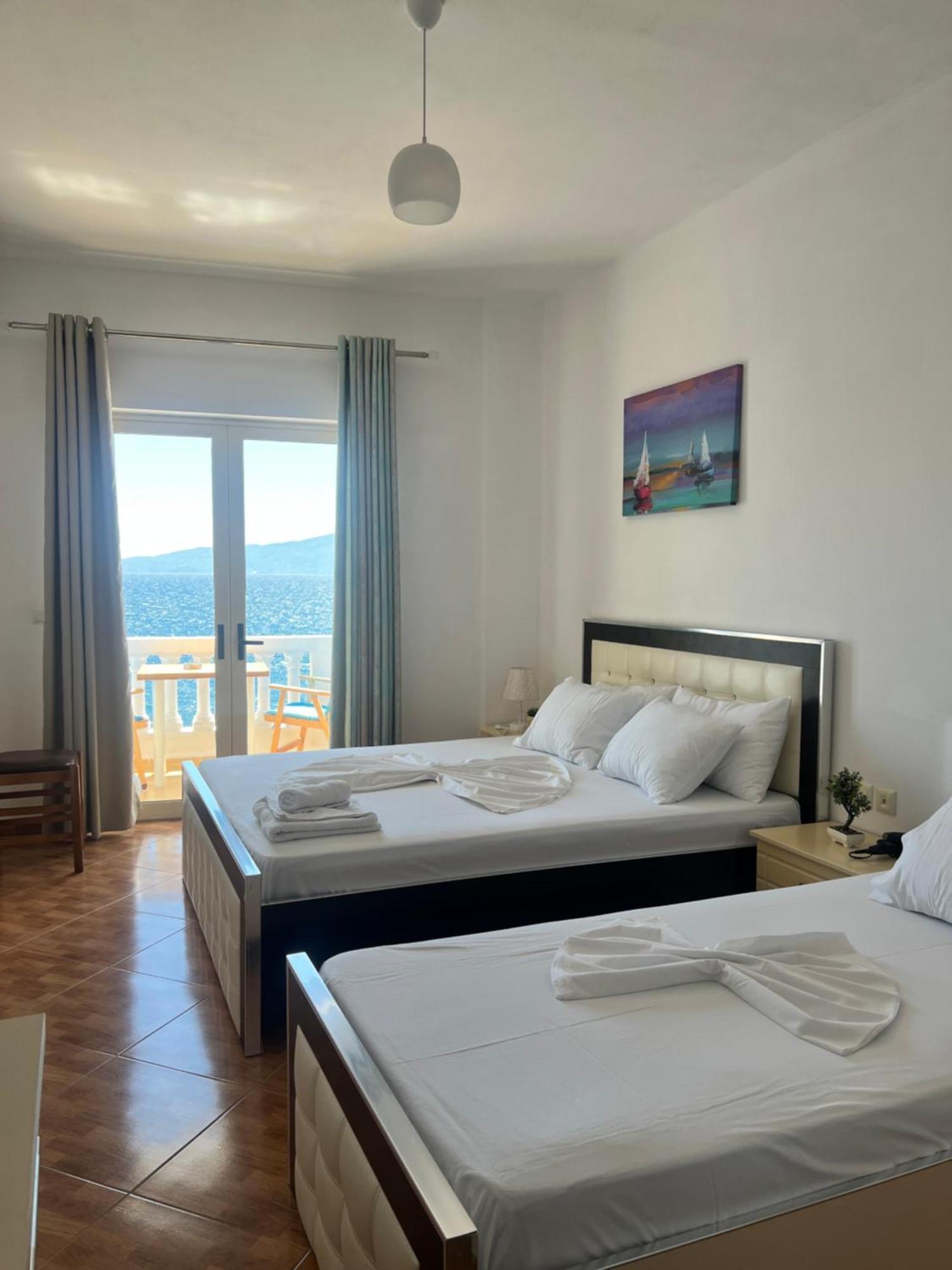 Rock Star-Pllakat Bed & Breakfast ซารานเดอ ภายนอก รูปภาพ