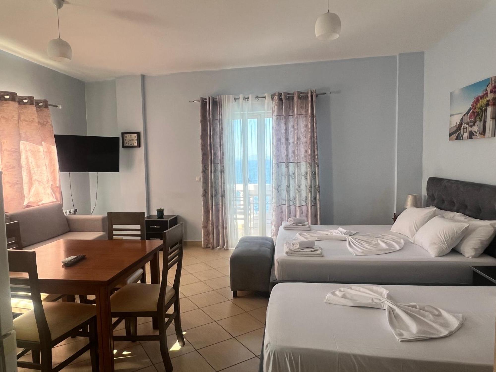 Rock Star-Pllakat Bed & Breakfast ซารานเดอ ภายนอก รูปภาพ